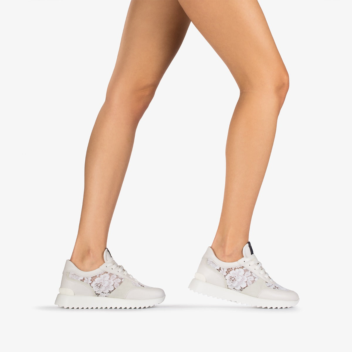 CLAIRE RUNNING | LE SILLA 